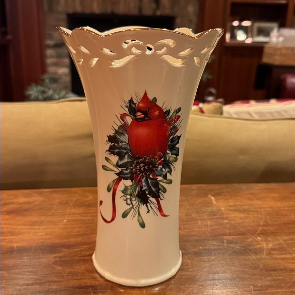 NWT Lenox Vase Winter Greetings Pierced Medium Cardinal Gold Christmas Holly NEW